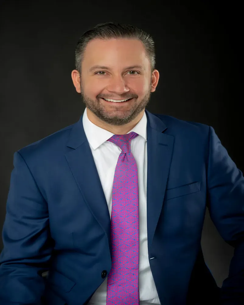 Jonathan Lara courtier immobilier multilingue à Laval | Royal Lepage Humania